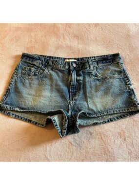 BDG blue denim high waisted short shorts zipper fly lightly distressed size 31